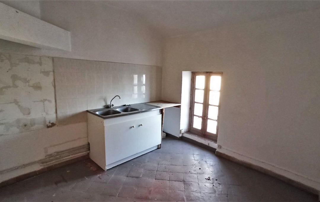 11-34 IMMOBILIER : Immeuble | CRUZY (34310) | 205 m2 | 119 000 € 