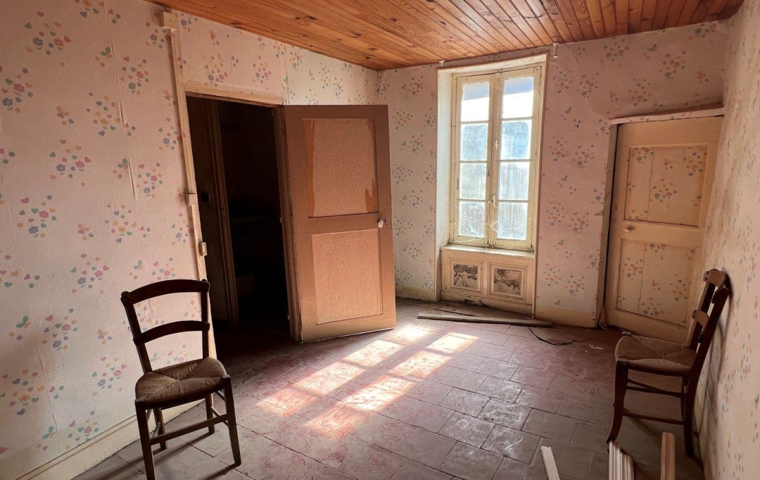 11-34 IMMOBILIER : Immeuble | AIGUES-VIVES (34210) | 250 m2 | 59 000 € 