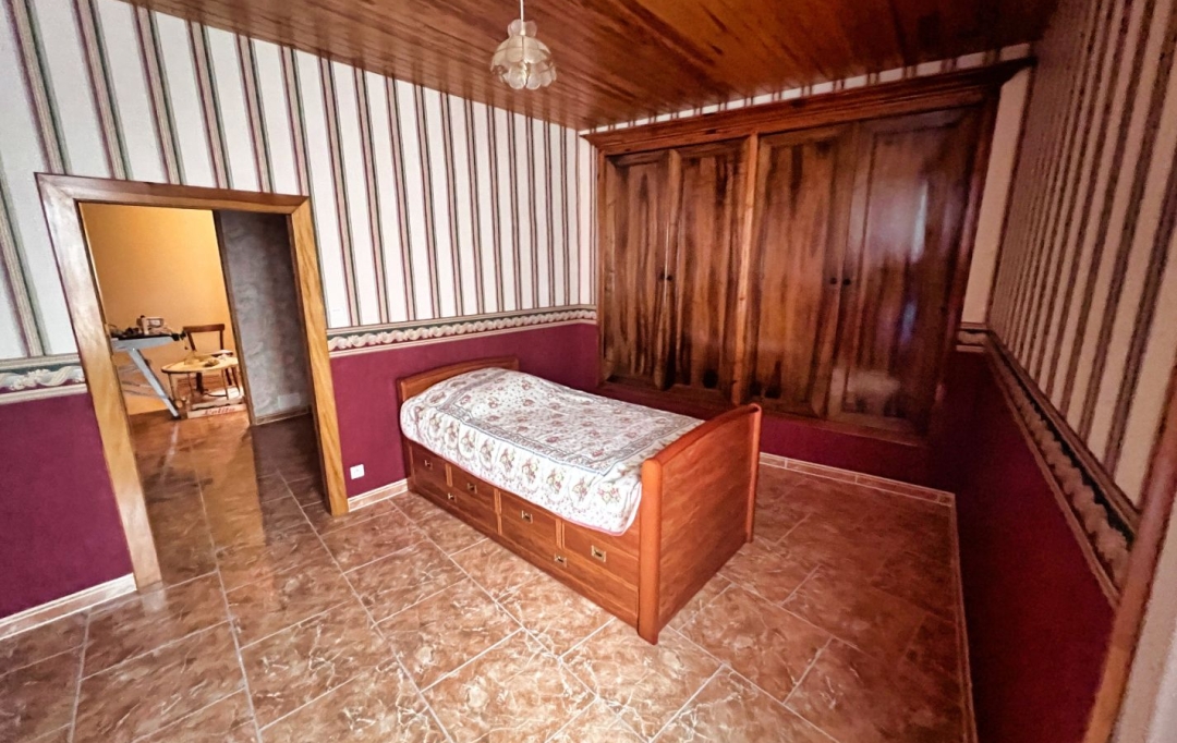 11-34 IMMOBILIER : Maison / Villa | MONTOULIERS (34310) | 208 m2 | 248 000 € 