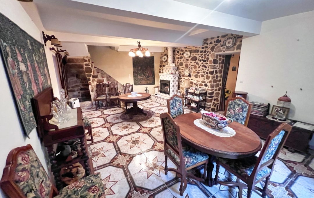 11-34 IMMOBILIER : Maison / Villa | MONTOULIERS (34310) | 208 m2 | 248 000 € 