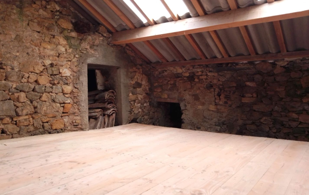 11-34 IMMOBILIER : House | MINERVE (34210) | 84 m2 | 126 000 € 