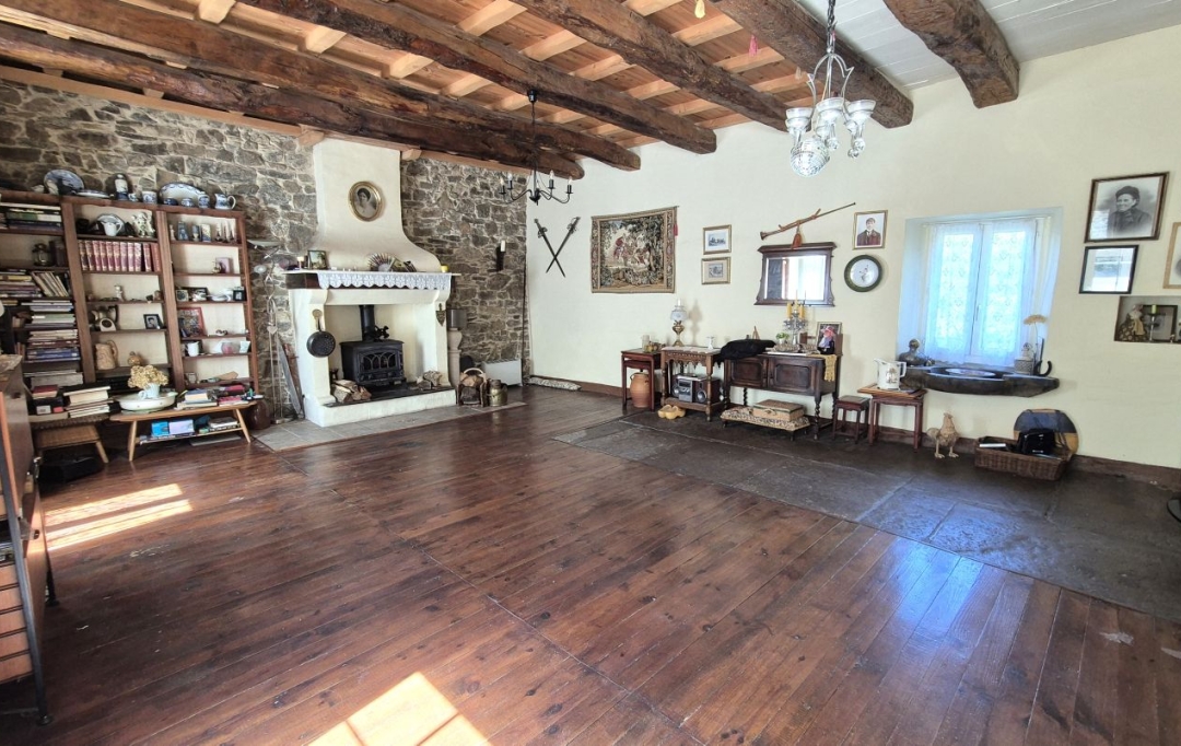 11-34 IMMOBILIER : House | CASSAGNOLES (34210) | 207 m2 | 219 000 € 