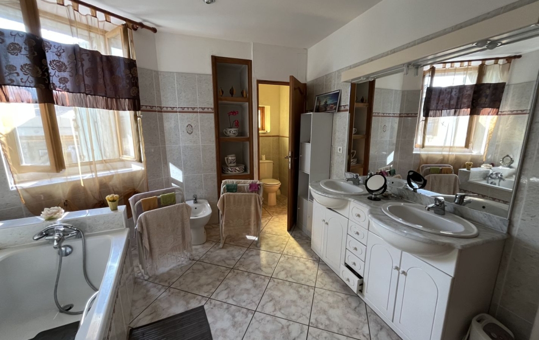 11-34 IMMOBILIER : Maison / Villa | OLONZAC (34210) | 240 m2 | 269 000 € 