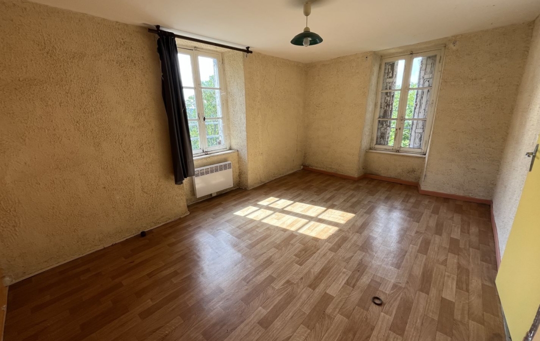 11-34 IMMOBILIER : House | CASSAGNOLES (34210) | 178 m2 | 107 000 € 