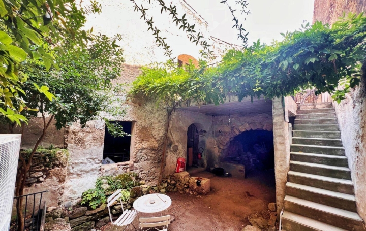 Maison de village   FABREZAN  207 m2 268 000 € 