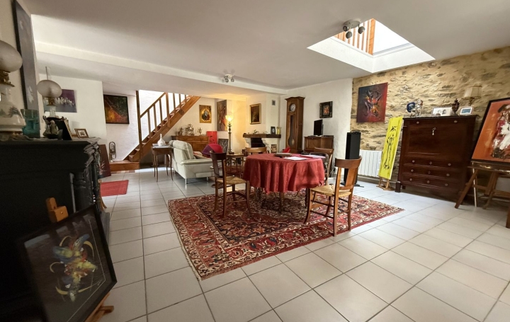 Maison de village   PEPIEUX  135 m2 215 000 € 