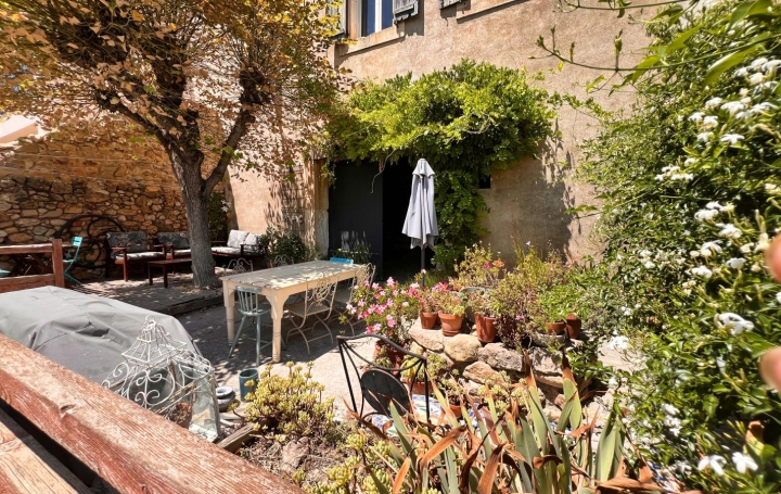 Maison   MONTOULIERS  238 m2 349 999 € 