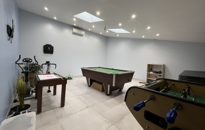 Maison   PEPIEUX  180 m2 209 000 € 